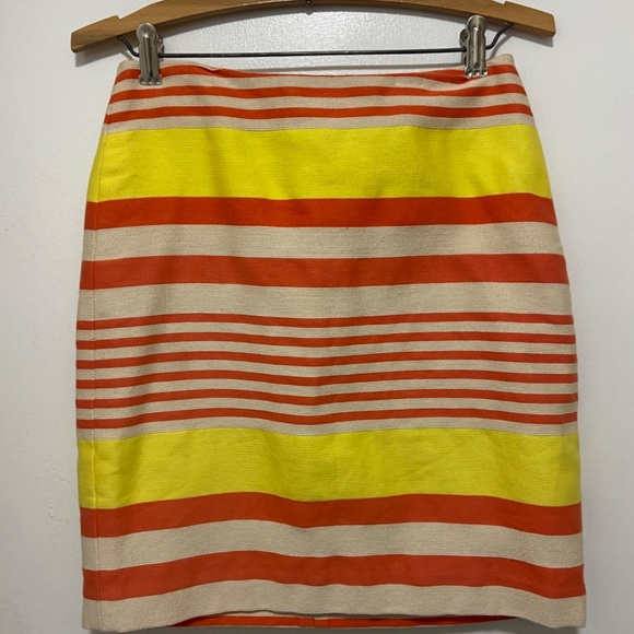 Ann Taylor fitted skirt - Picture 2 of 3